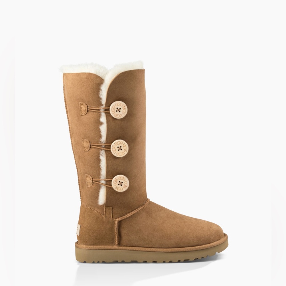 Women UGG boots - size 10
